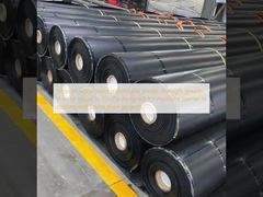 चिकनी जलरोधक झिल्ली तन्य शक्ति 15MPa या उससे अधिक, छत और नींव परियोजनाओं में नमी अवरोधक के लिए डिज़ाइन की गई