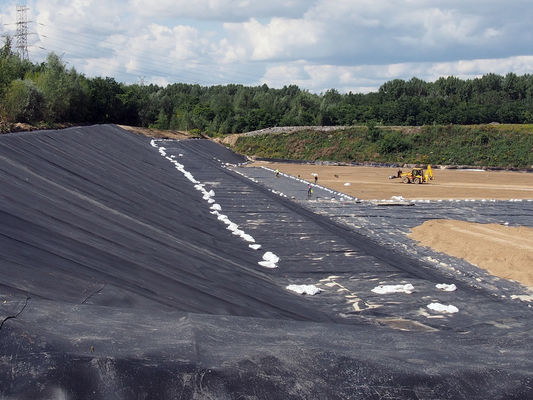 चिकनी जलरोधक झिल्ली तन्य शक्ति 15MPa या उससे अधिक, छत और नींव परियोजनाओं में नमी अवरोधक के लिए डिज़ाइन की गई