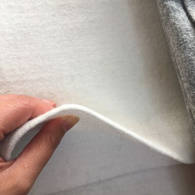 उच्च-कठोरता पीईटी लघु फाइबर सुई छिद्रित गैर बुना जियोटेक्सटाइल