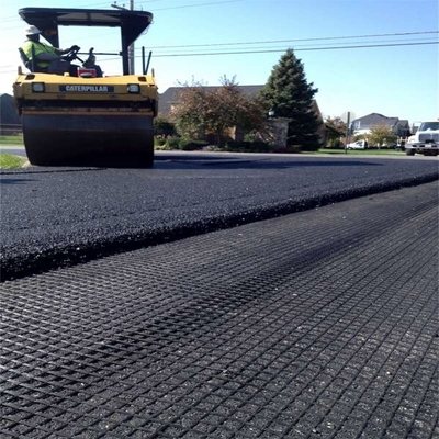 100g/m2-800g/m2 Warp Knitted Fiberglass Geogrids मिट्टी को बनाए रखने वाली संरचनाओं के लिए सबसे अच्छा समाधान